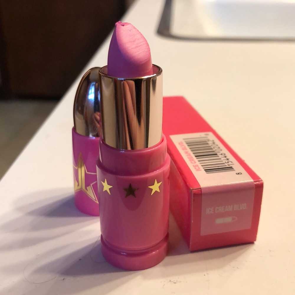 Jeffree Star lip ammunition in “Ice Cream Blvd”
